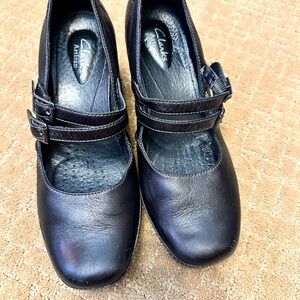 Clarks Artisan Women's Black Leather Mary Jane Double Strap Shoes
